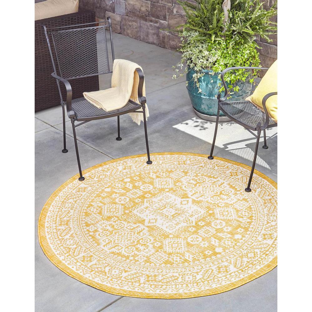 Outdoor Aztec Collection, Area Rug, Yellow, 5' 3" x 5' 3", Round. Picture 2