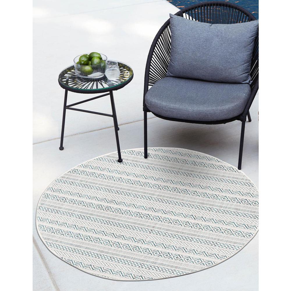Unique Loom 8 Ft Round Rug in Teal (3162999). Picture 1
