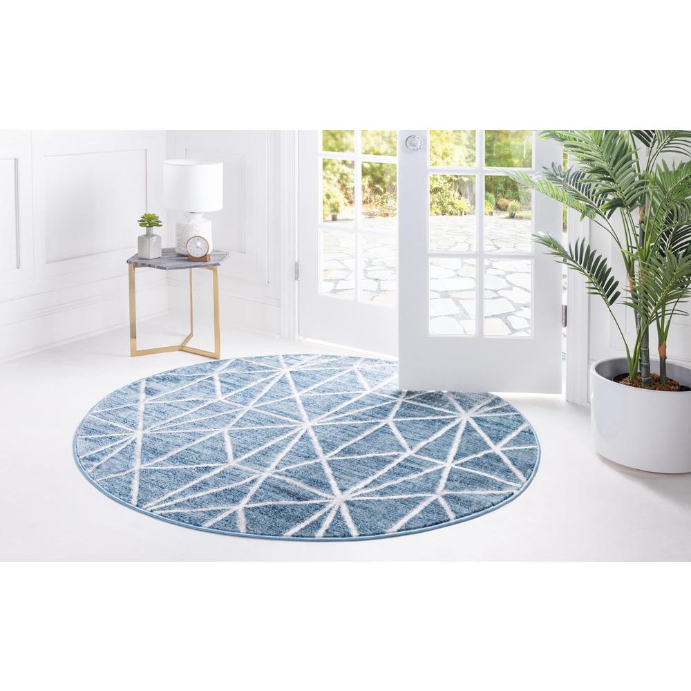 Unique Loom 5 Ft Round Rug in Blue (3149015). Picture 4