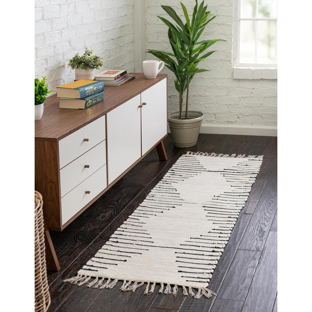 Unique Loom 6 Ft Runner in Ivory (3155929). Picture 2