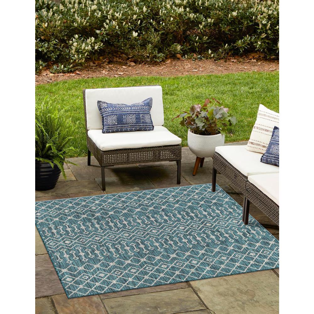 Unique Loom 5 Ft Square Rug in Teal (3159508). Picture 1