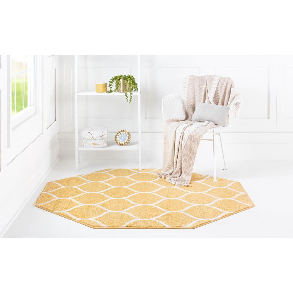 Unique Loom 5 Ft Octagon Rug in Yellow (3151676). Picture 4
