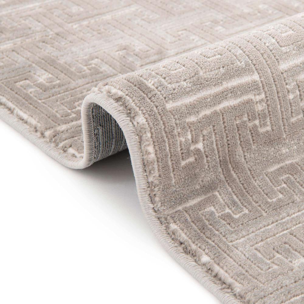 Uptown Park Avenue Area Rug 2' 7" x 8' 0", Runner Gray. Picture 6