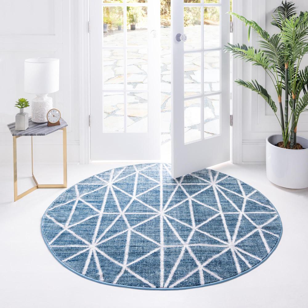 Unique Loom 5 Ft Round Rug in Blue (3149015). Picture 2