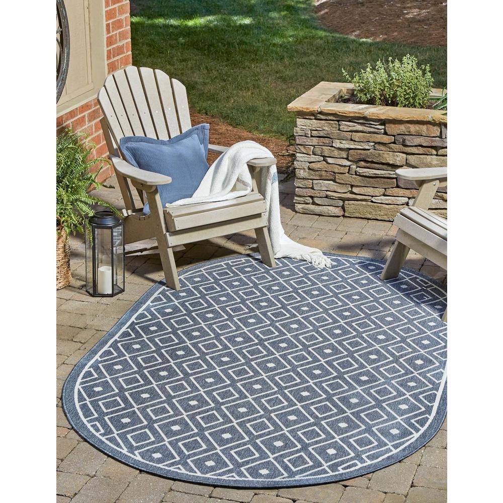 Unique Loom 8x10 Oval Rug in Navy Blue (3158013). Picture 1