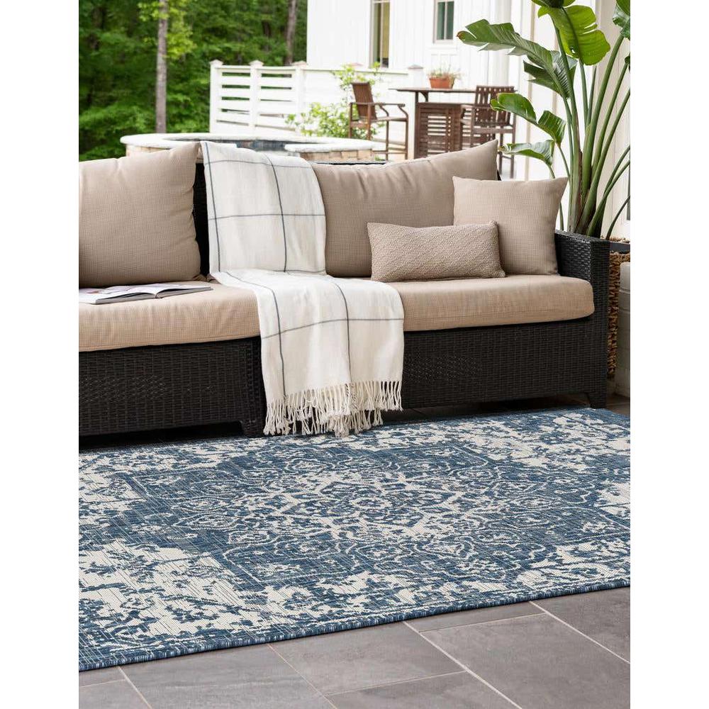Jill Zarin Outdoor Collection, Area Rug, Blue, 4' 0" x 6' 0" Rectangular. Picture 3