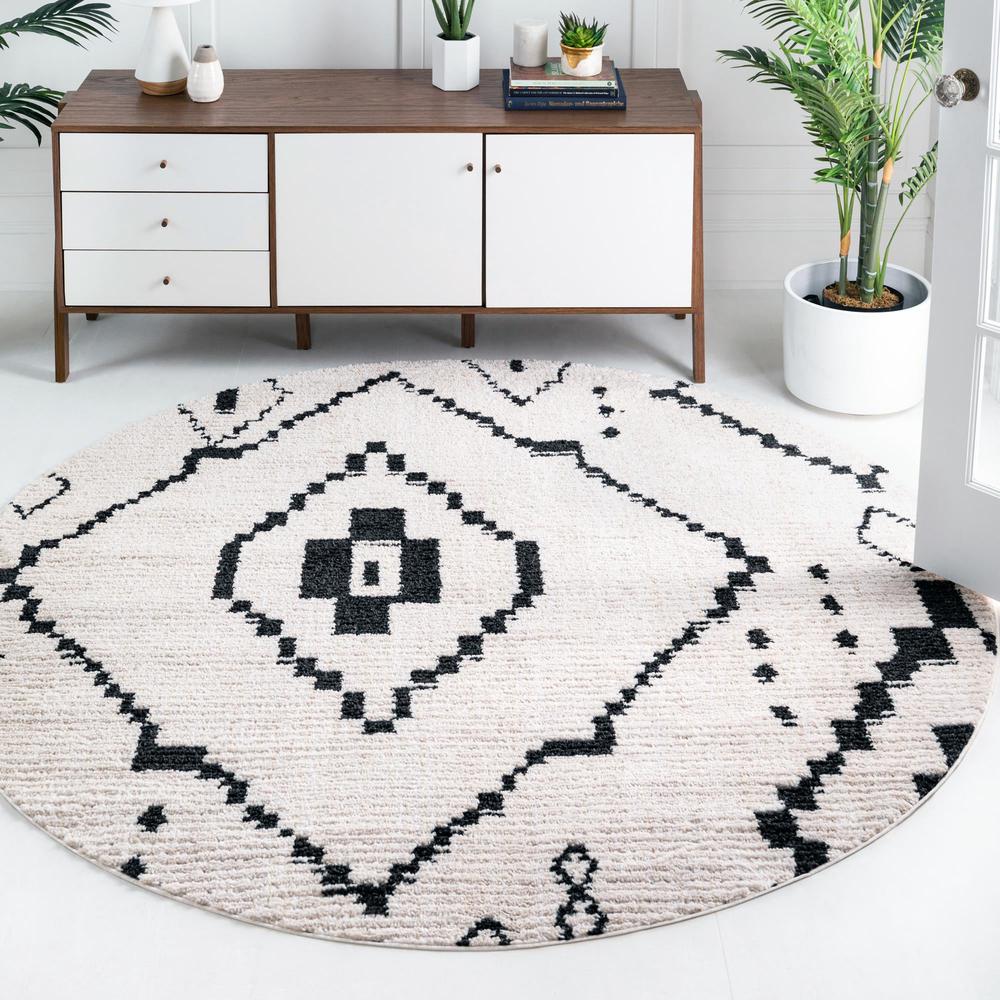 Unique Loom 4 Ft Round Rug in Ivory (3148519). Picture 2