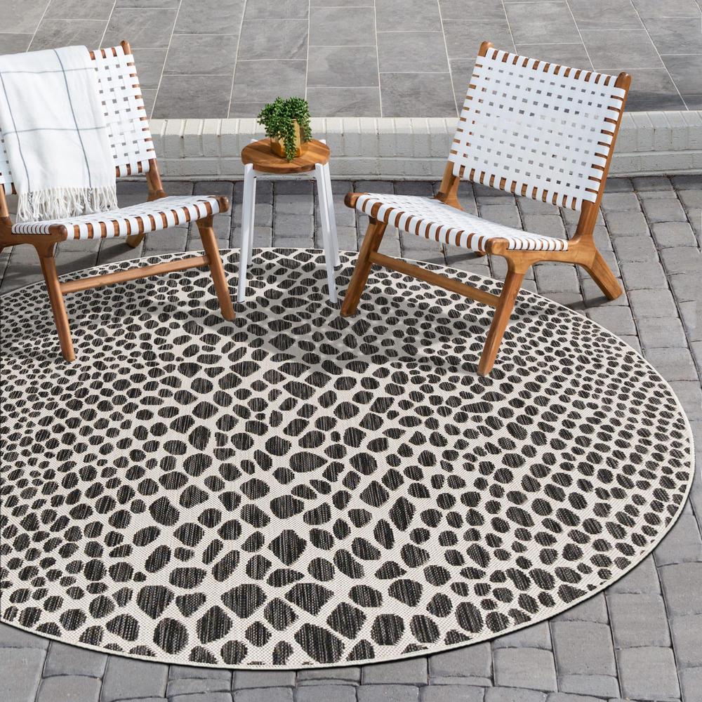 Jill Zarin Outdoor Collection, Area Rug, Black, 6' 7" x 6' 7", Round. Picture 2