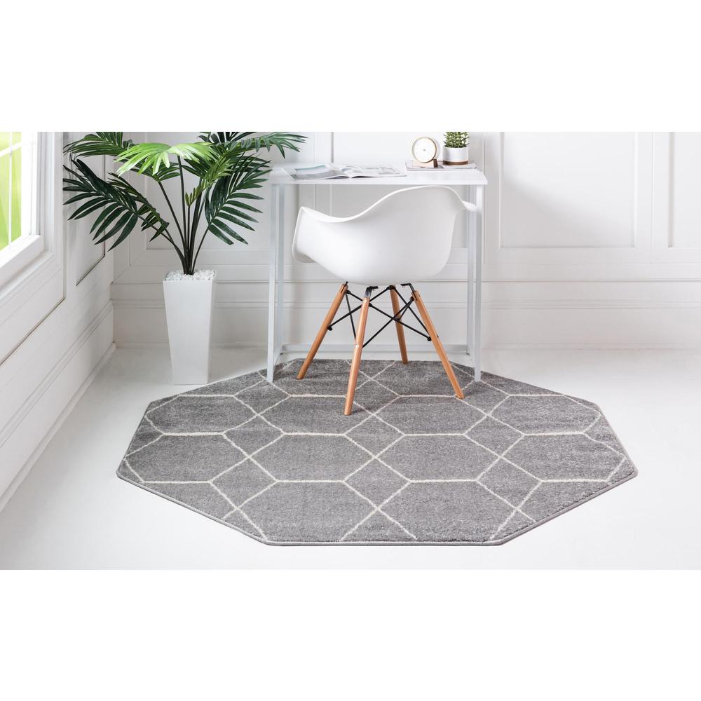 Unique Loom 5 Ft Octagon Rug in Light Gray (3151523). Picture 4