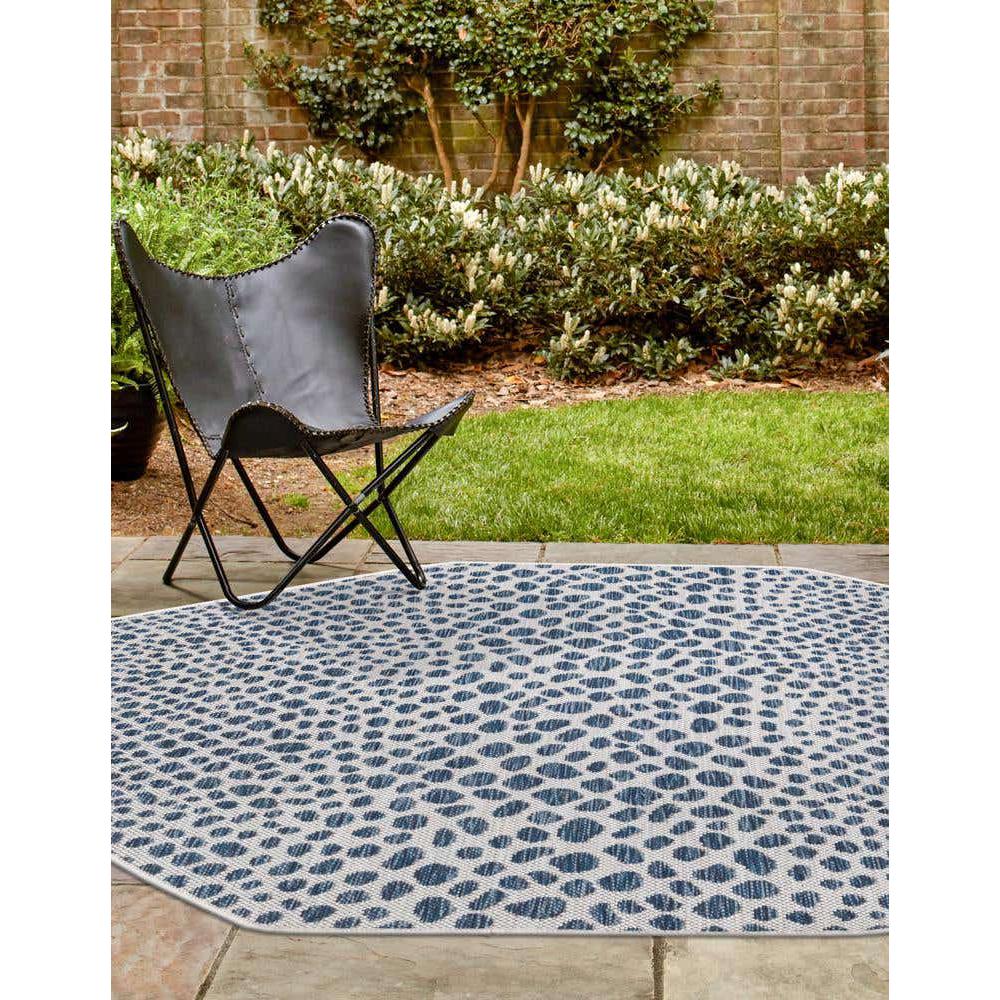 Jill Zarin Outdoor Cape Town Area Rug 7' 10" x 7' 10", Octagon Blue. Picture 3
