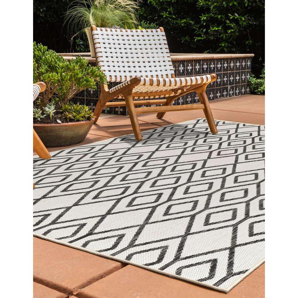Jill Zarin Outdoor Collection, Area Rug, Ivory, 4' 0" x 6' 0", Rectangular. Picture 3