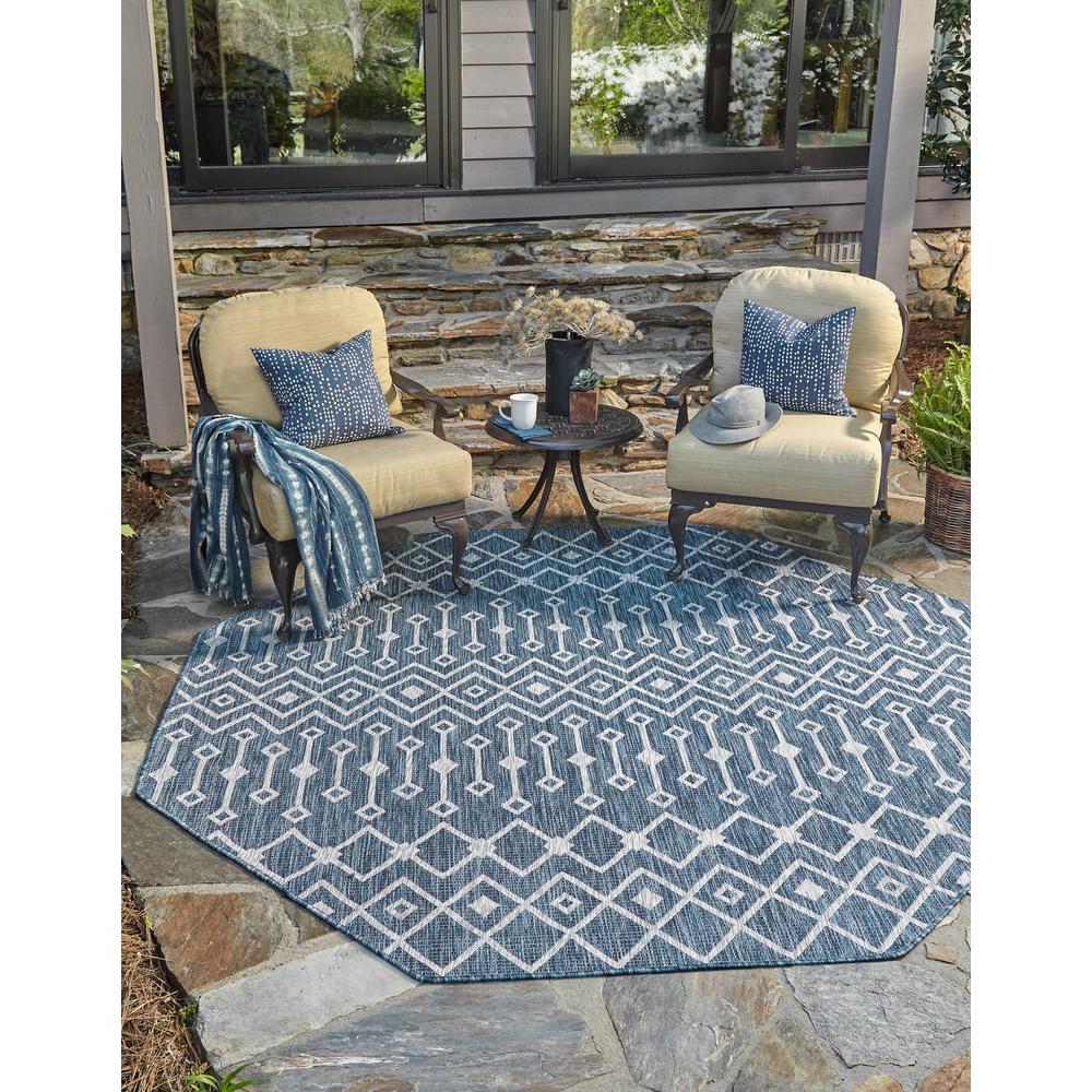 Unique Loom 4 Ft Octagon Rug in Blue (3164297). Picture 1