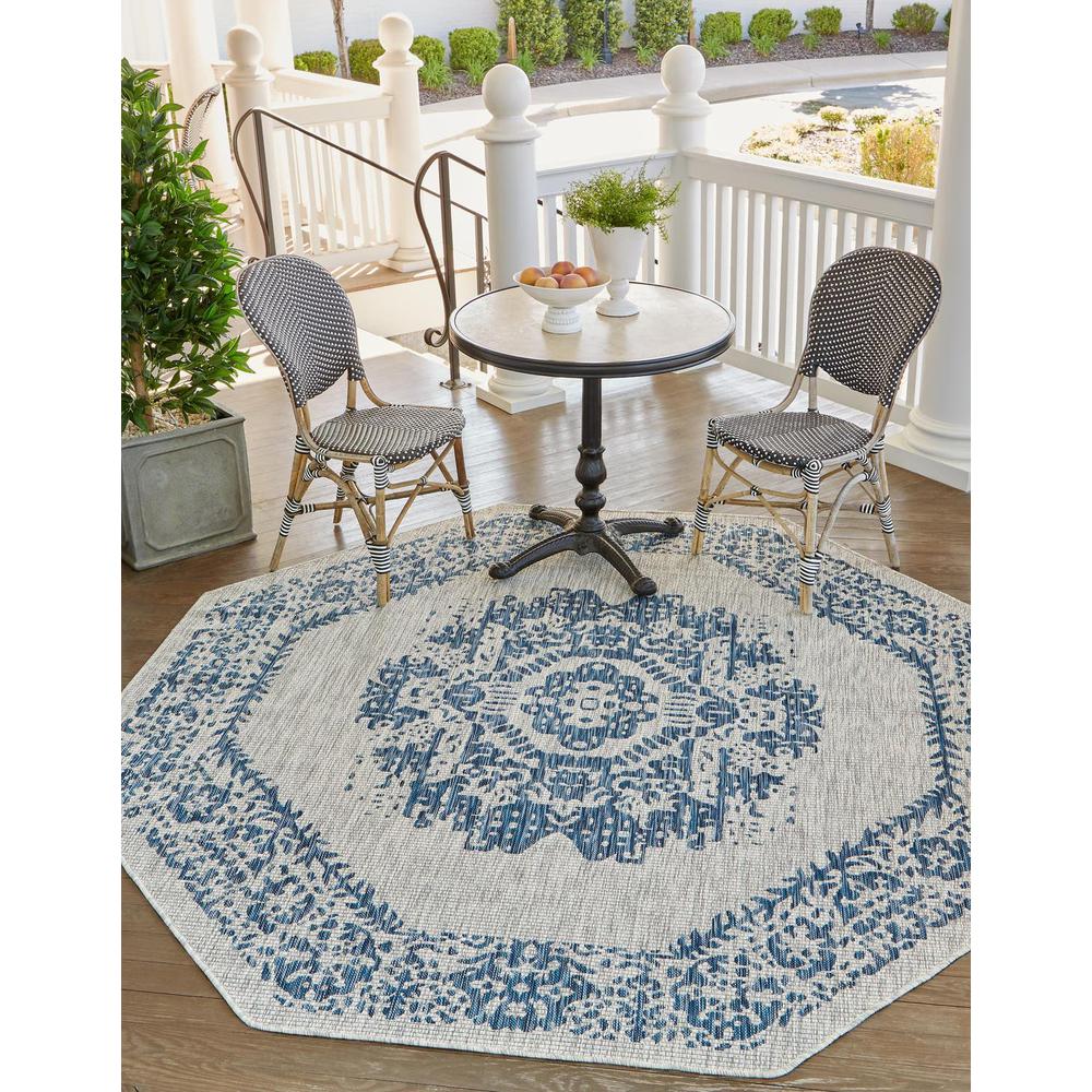 Unique Loom 5 Ft Octagon Rug in Blue (3159597). Picture 1