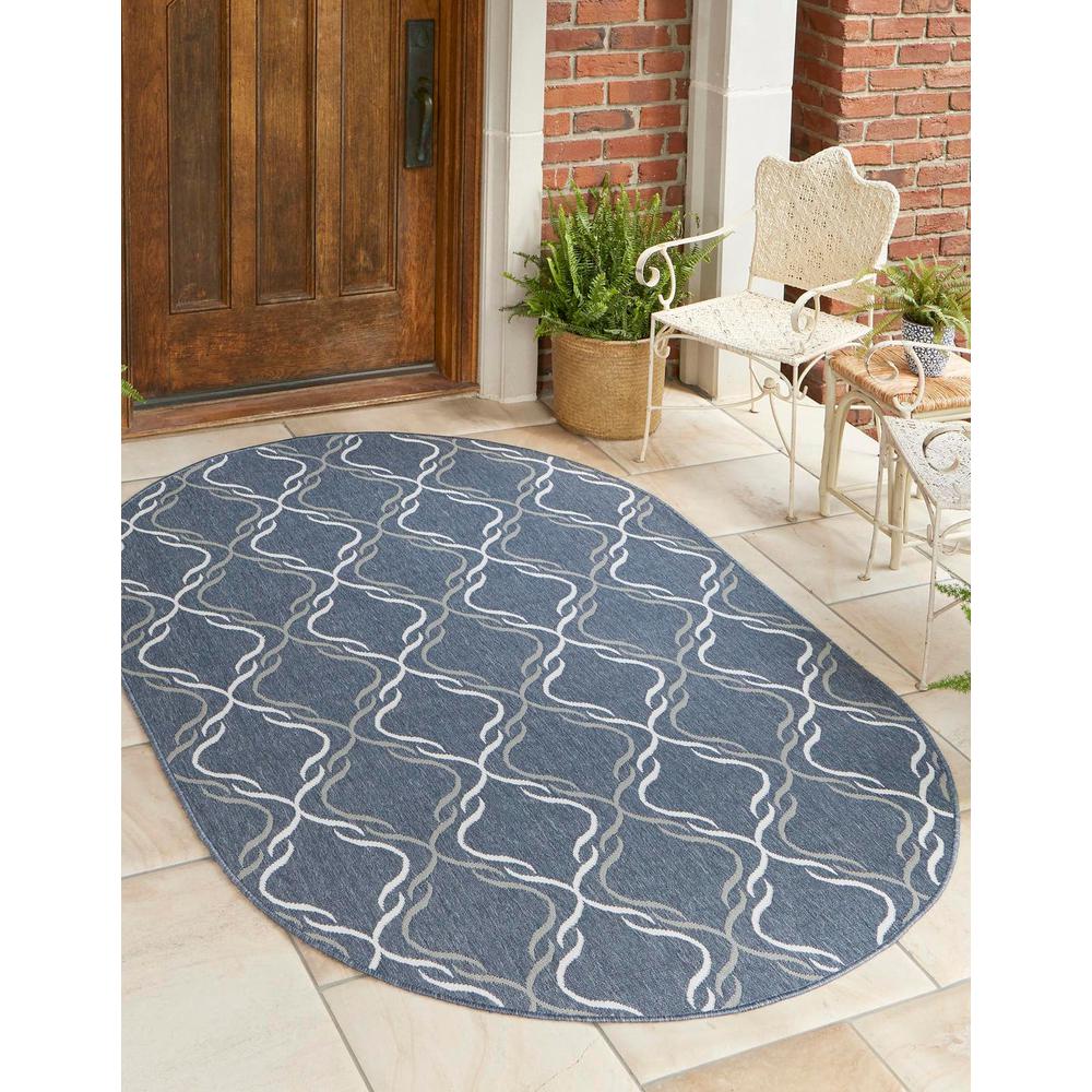 Unique Loom 5x8 Oval Rug in Navy Blue (3158049). Picture 1
