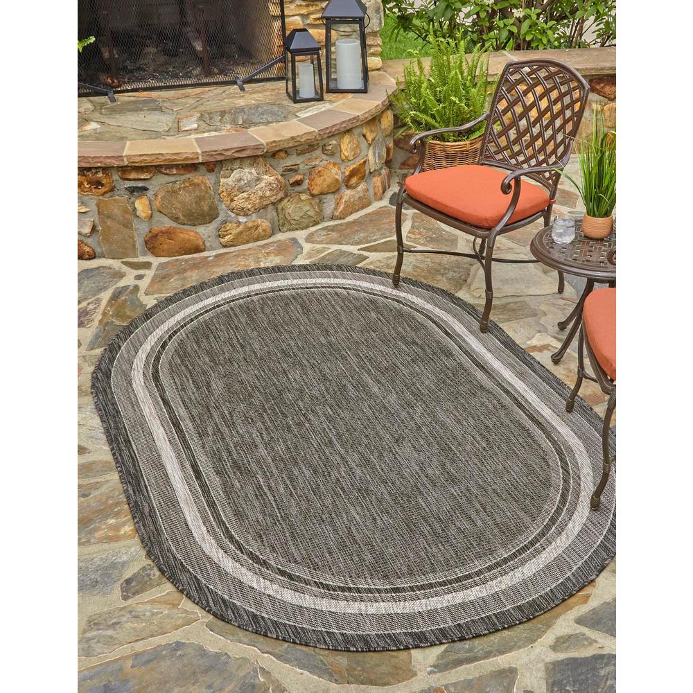 Unique Loom 8x10 Oval Rug in Black (3158228). Picture 1