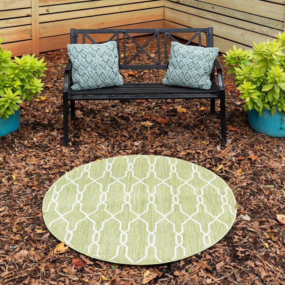 Outdoor Links Trellis Rug, Green/Ivory (4' 0 x 4' 0). Picture 1