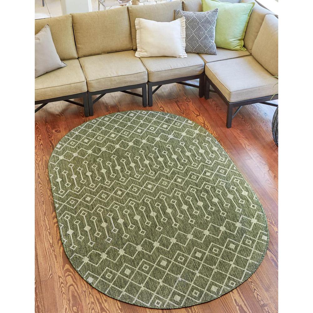 Unique Loom 3x5 Oval Rug in Green (3159581). Picture 1