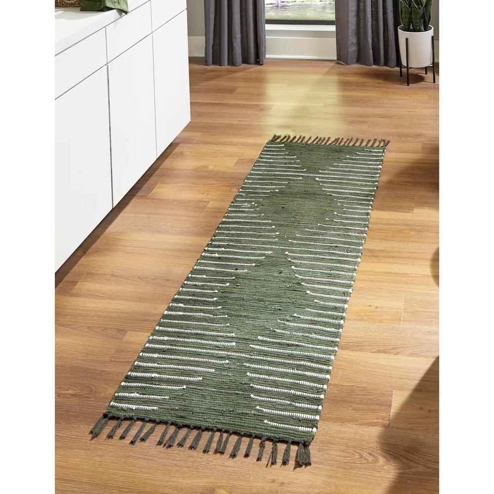 Unique Loom 10 Ft Runner in Green (3155892). Picture 1