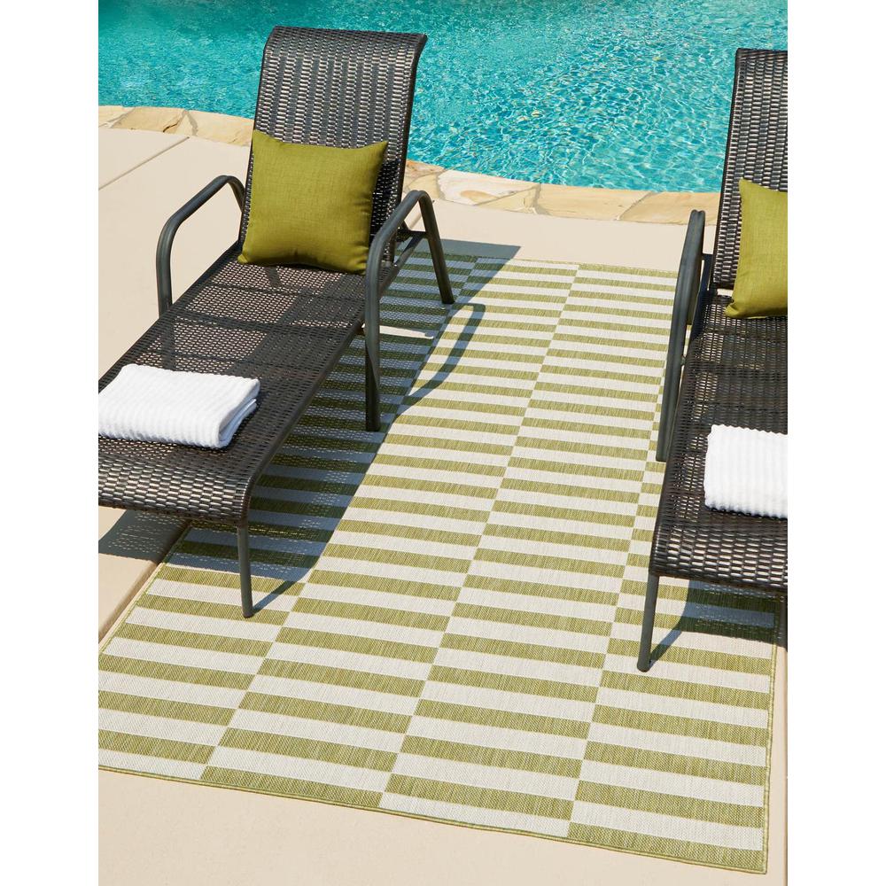 Outdoor Striped Rug, Green/Ivory (8' 0 x 11' 4). Picture 1