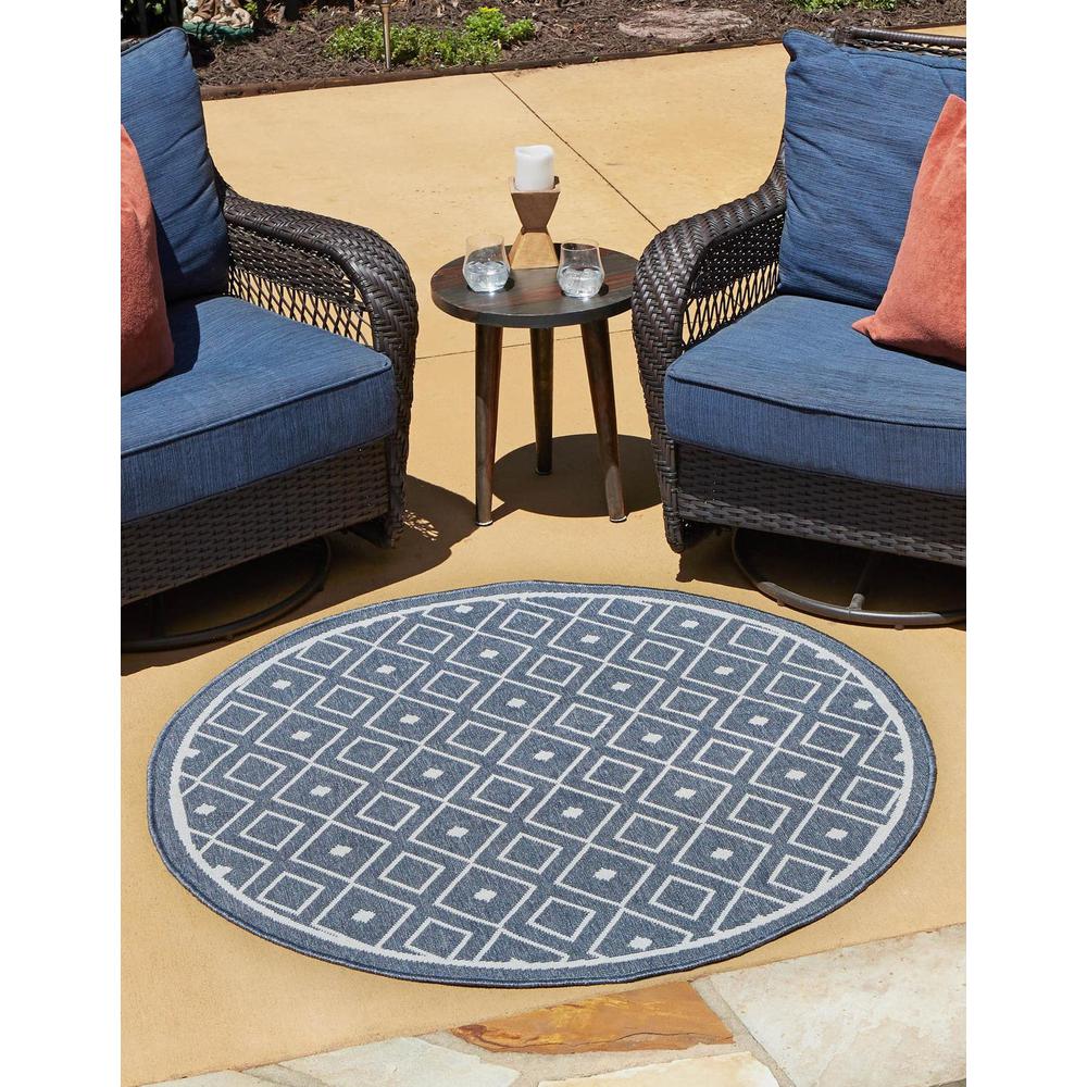 Unique Loom 7 Ft Round Rug in Navy Blue (3158182). Picture 1