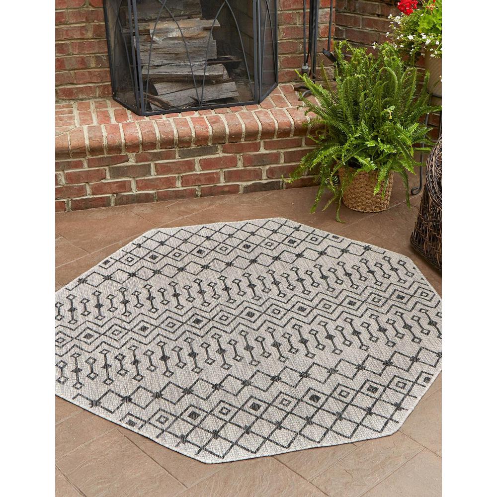 Unique Loom 5 Ft Octagon Rug in Light Gray (3159527). Picture 1