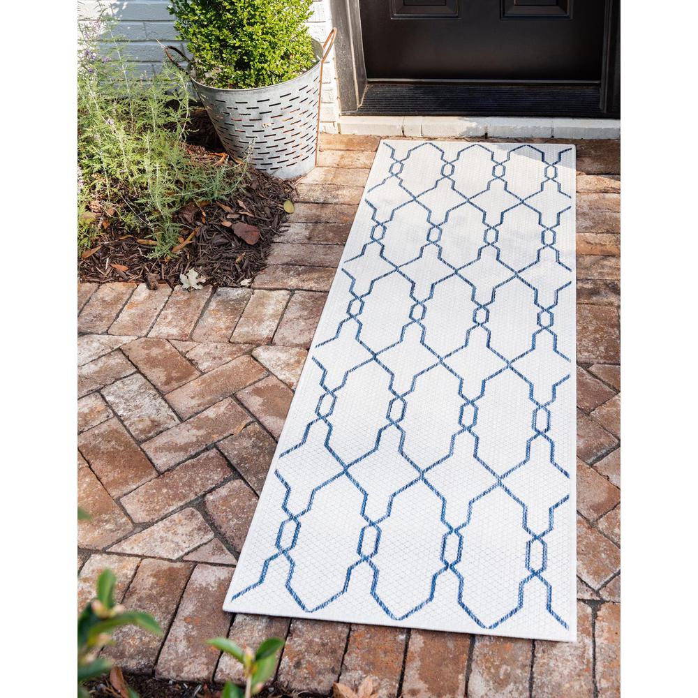 Outdoor Links Trellis Rug, Ivory/Navy Blue (2' 0 x 6' 0). Picture 1