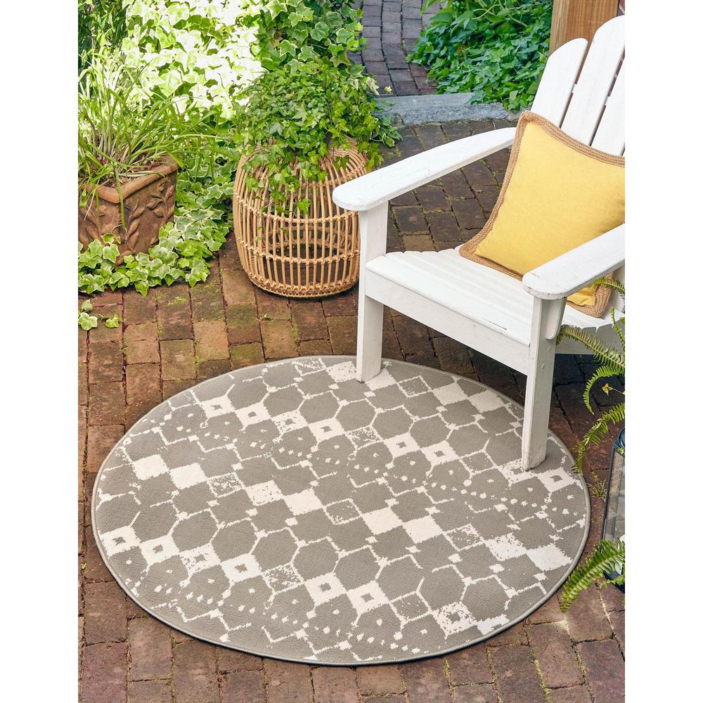 Unique Loom 4 Ft Round Rug in Gray (3158086). Picture 1