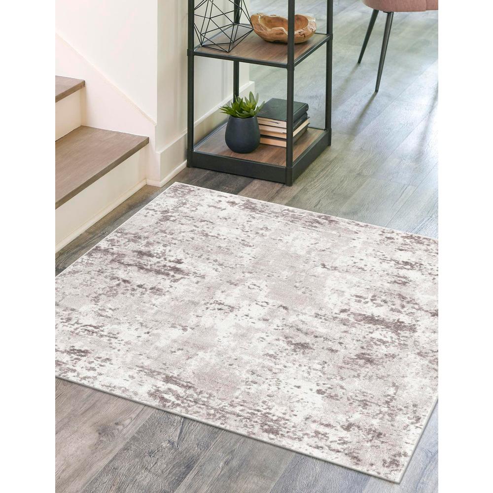 Unique Loom 5 Ft Square Rug in Gray (3155991). Picture 1