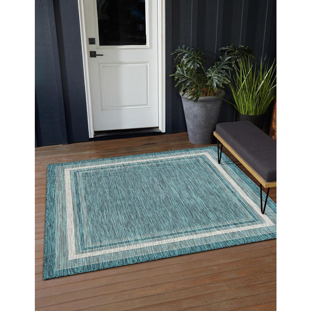 Unique Loom 5 Ft Square Rug in Teal (3158212). Picture 1