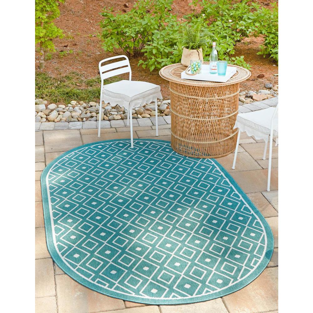 Unique Loom 5x8 Oval Rug in Teal (3157943). Picture 1