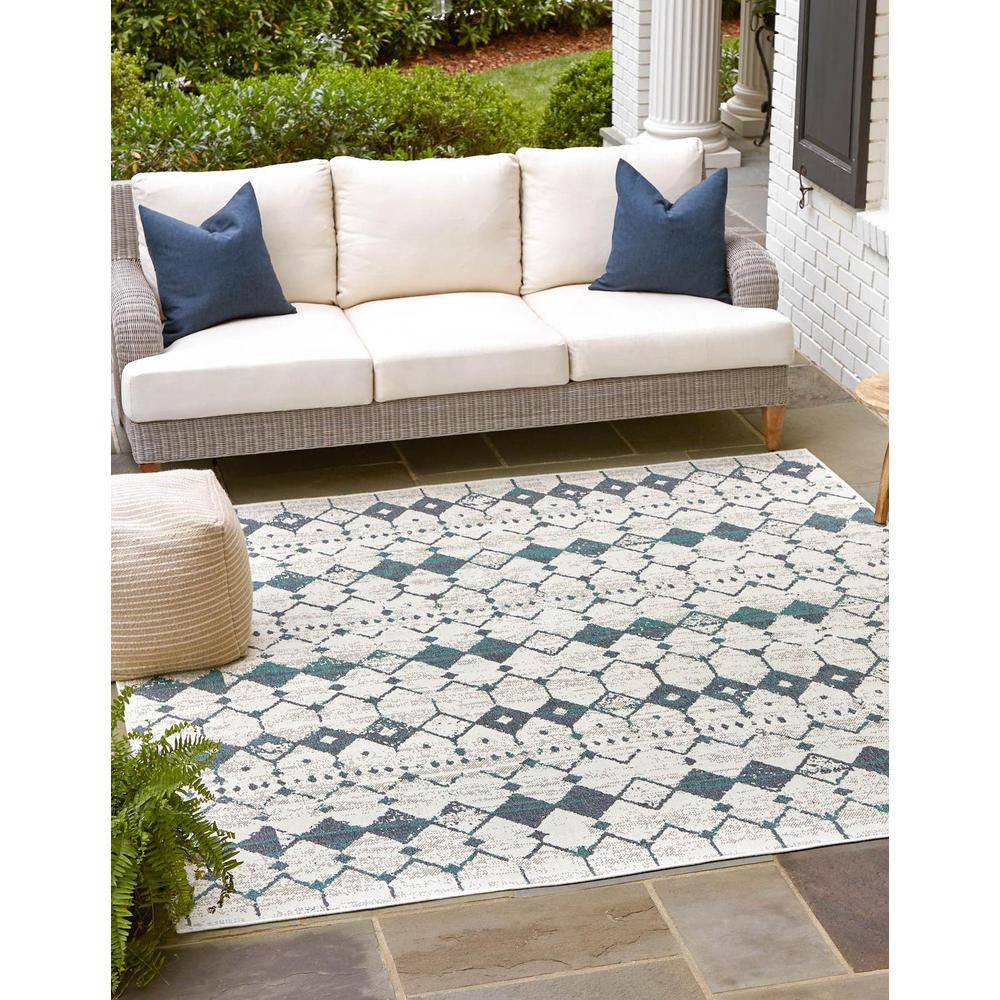 Unique Loom 8 Ft Square Rug in Ivory (3158097). Picture 1