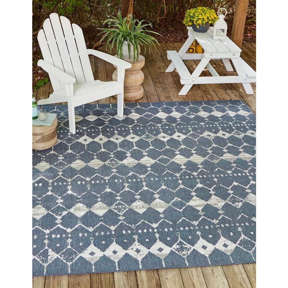 Unique Loom 8 Ft Square Rug in Navy Blue (3158071). Picture 1