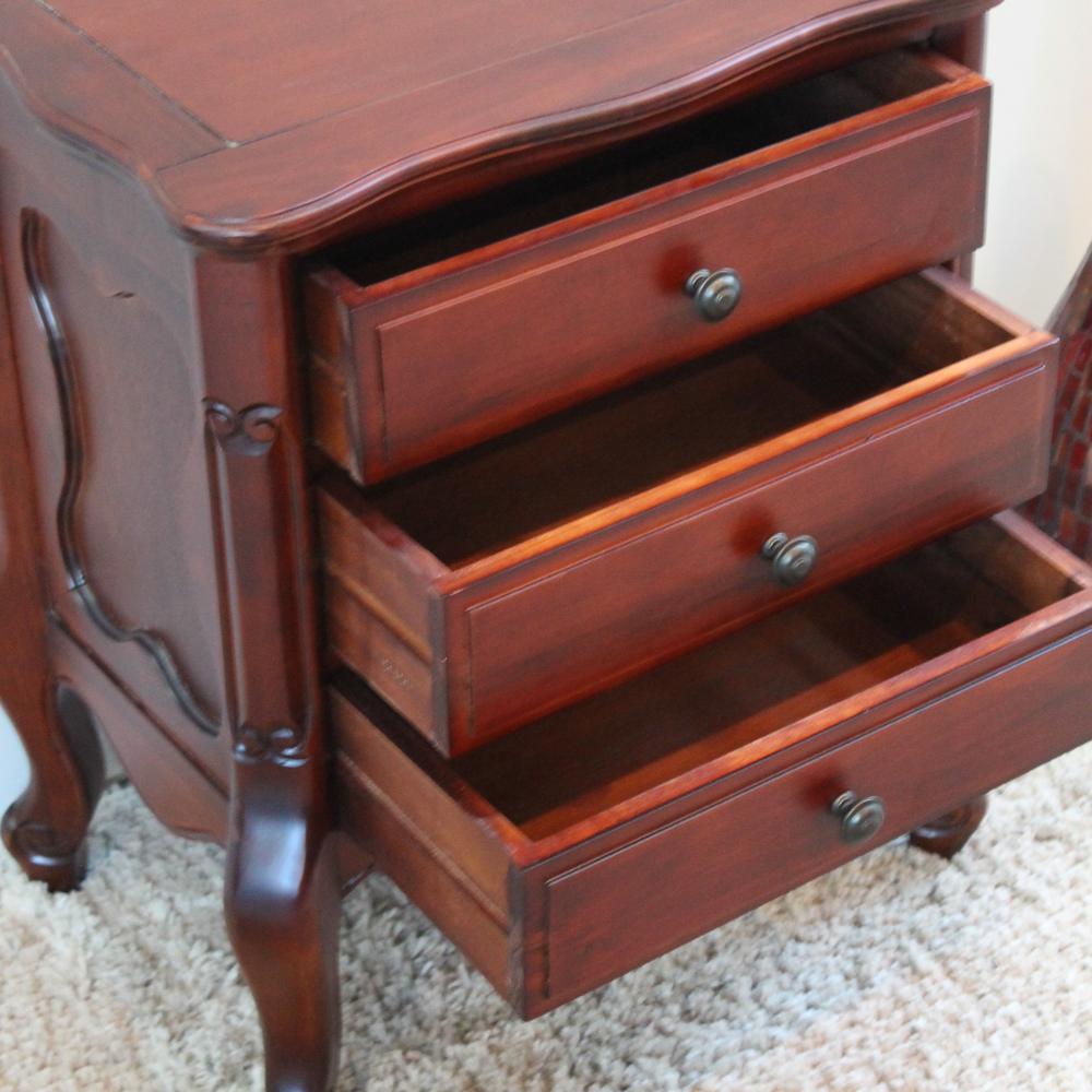 Windsor Three Drawer Table. Picture 1
