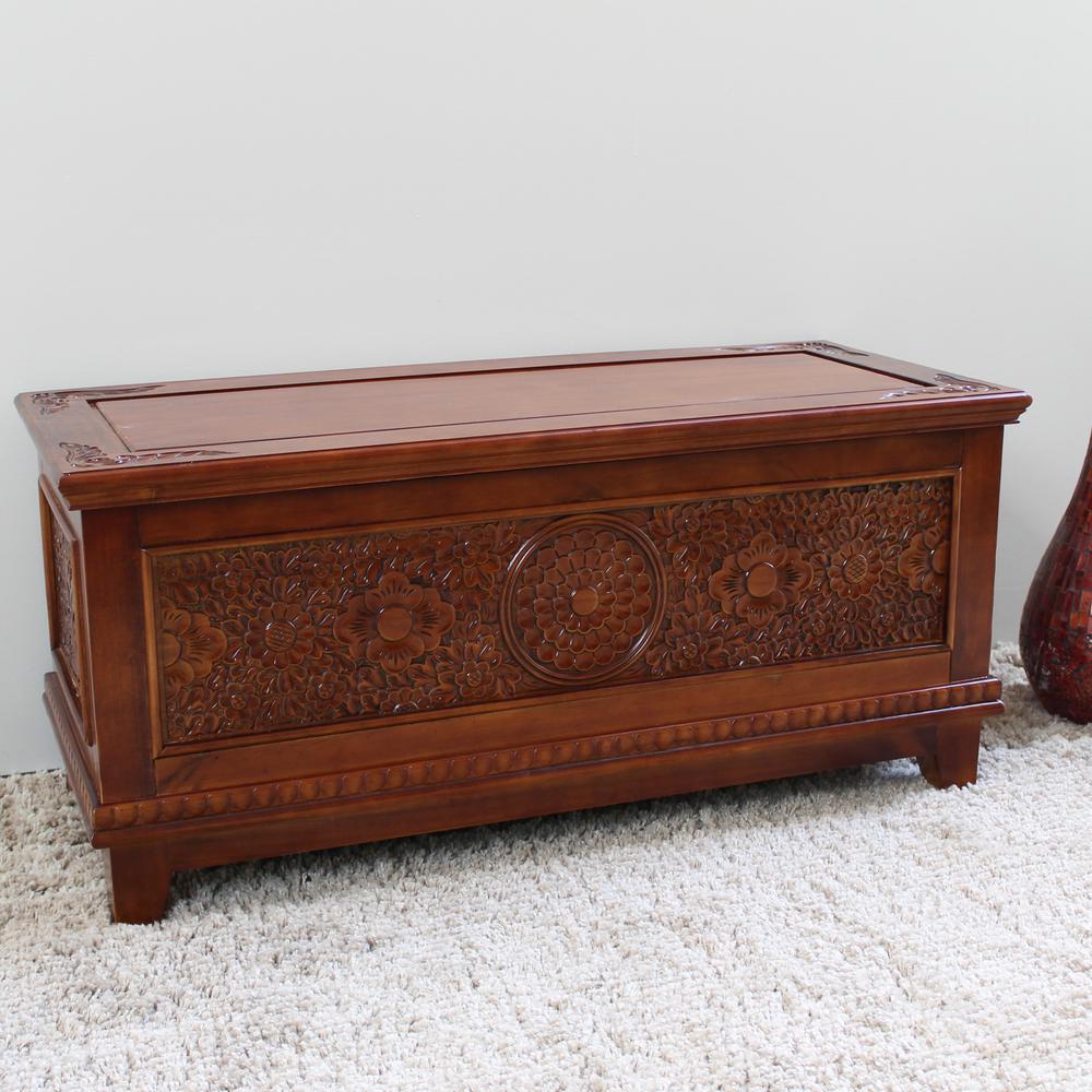 Windsor Carved Wood Trunk. Picture 2