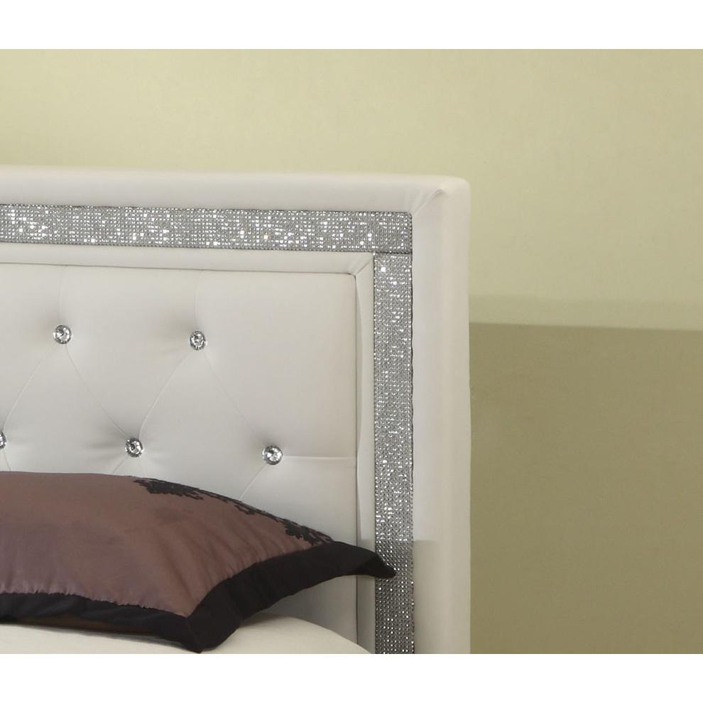 Best Master Faux Leather Queen Platform Bed with Crystal Tufted Buttons in White. Picture 3