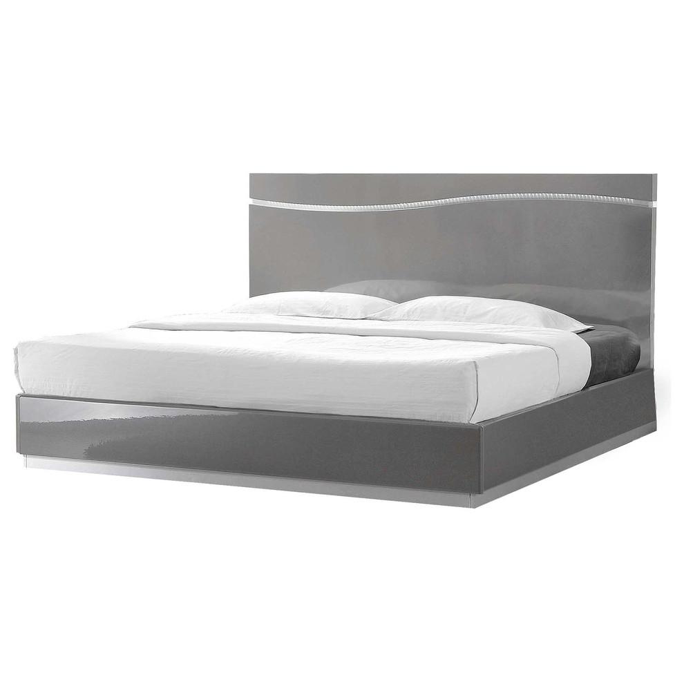Best Master Leon Poplar Wood Cal King Platform Bed in Gray With Silver Base. Picture 1