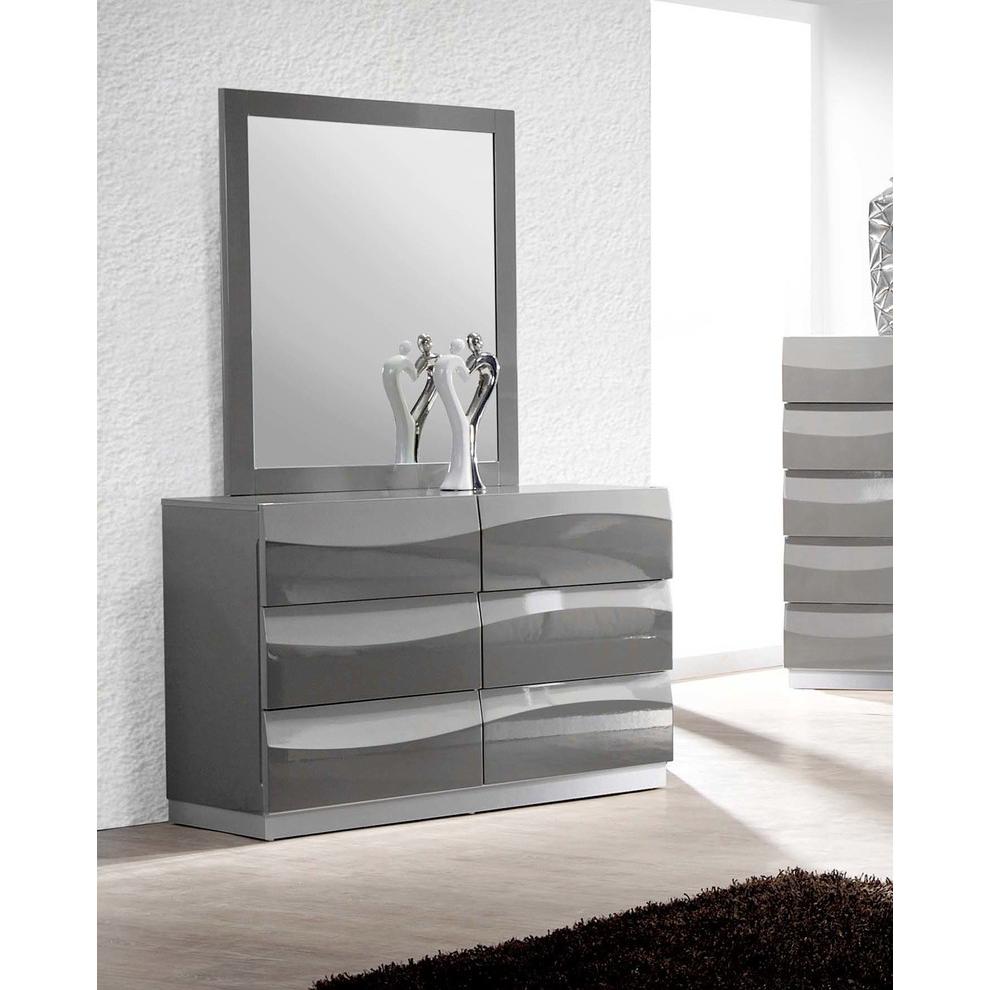 Best Master Leon 2-Piece Poplar Wood Dresser and Mirror Set in Gray High Gloss. Picture 3