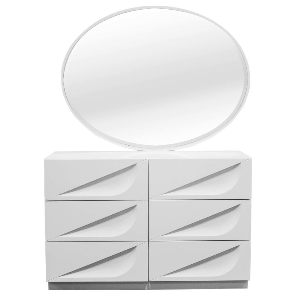 Best Master Madrid 2-Piece Poplar Wood Dresser and Mirror Set in Off White. Picture 3