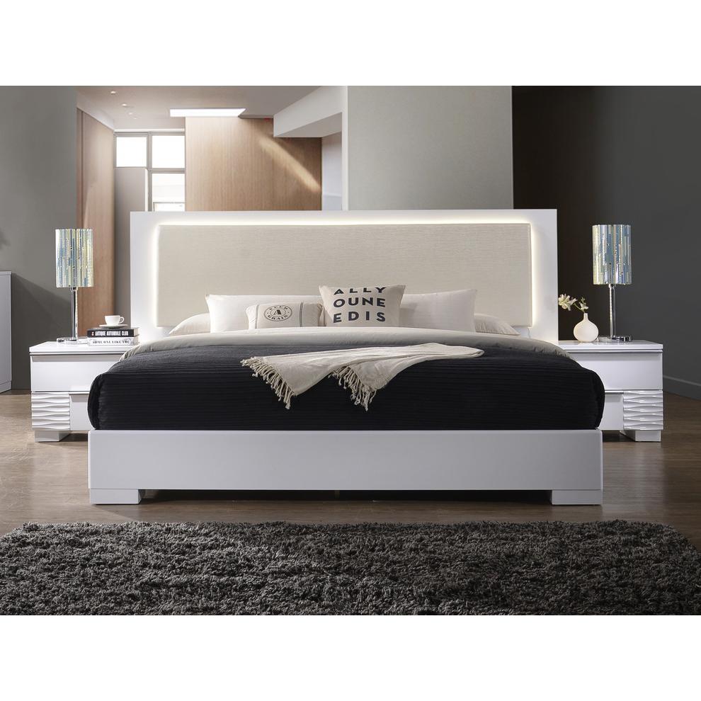 Best Master Athens Queen Platform Bed with LED Lighting in White Lacquer. Picture 4
