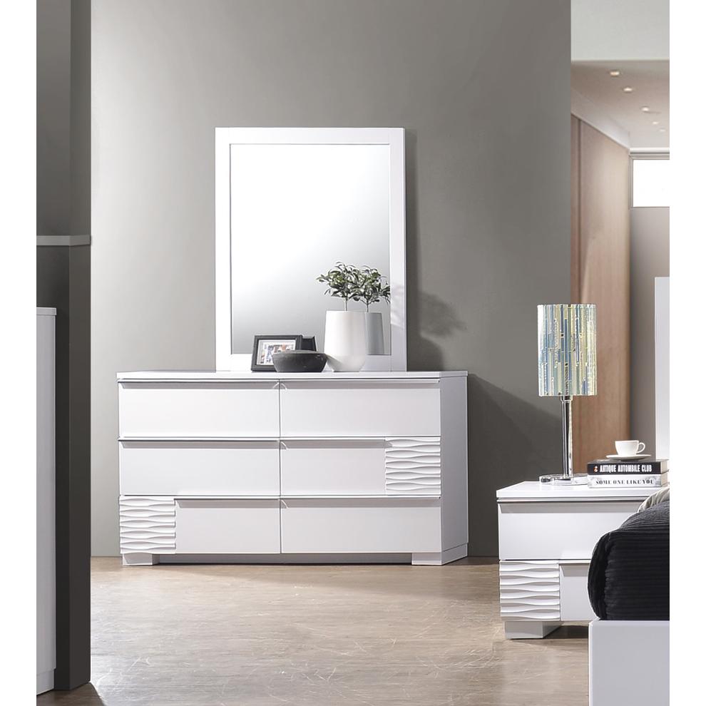 Best Master Athens 2-Piece Poplar Wood Dresser and Mirror Set in White Lacquer. Picture 5