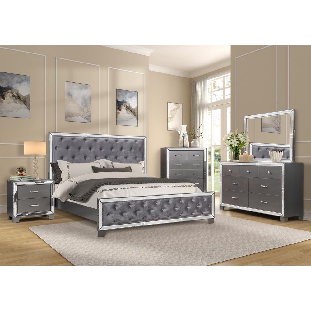 Best Master Furniture Beronica Transitional Wood King Bed in Silver. Picture 2