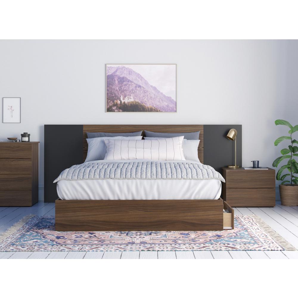 Axis 4 Piece Queen Size Bedroom Set, Walnut and Black. Picture 9