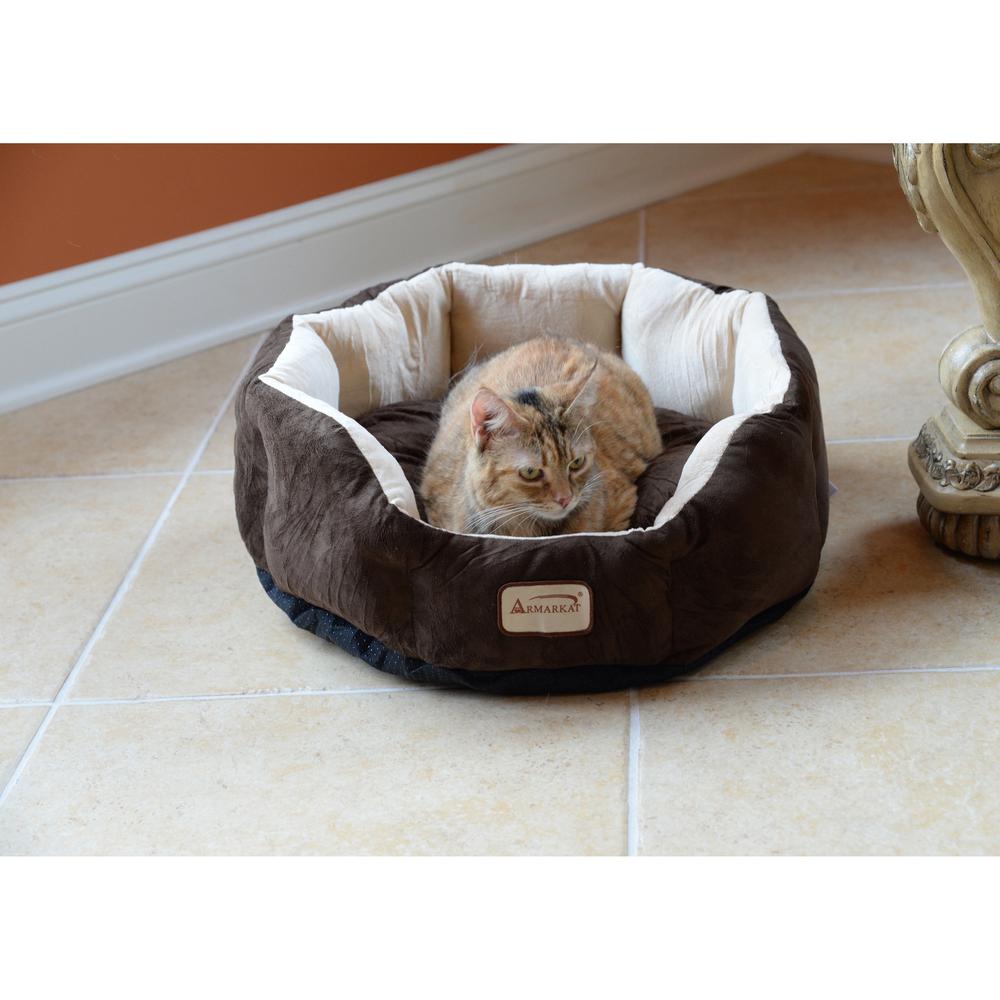 Armarkat Model C01HKF/MH Pet Bed with polyfill in Beige & Mocha for Cats and Extra Small Dogs. Picture 7