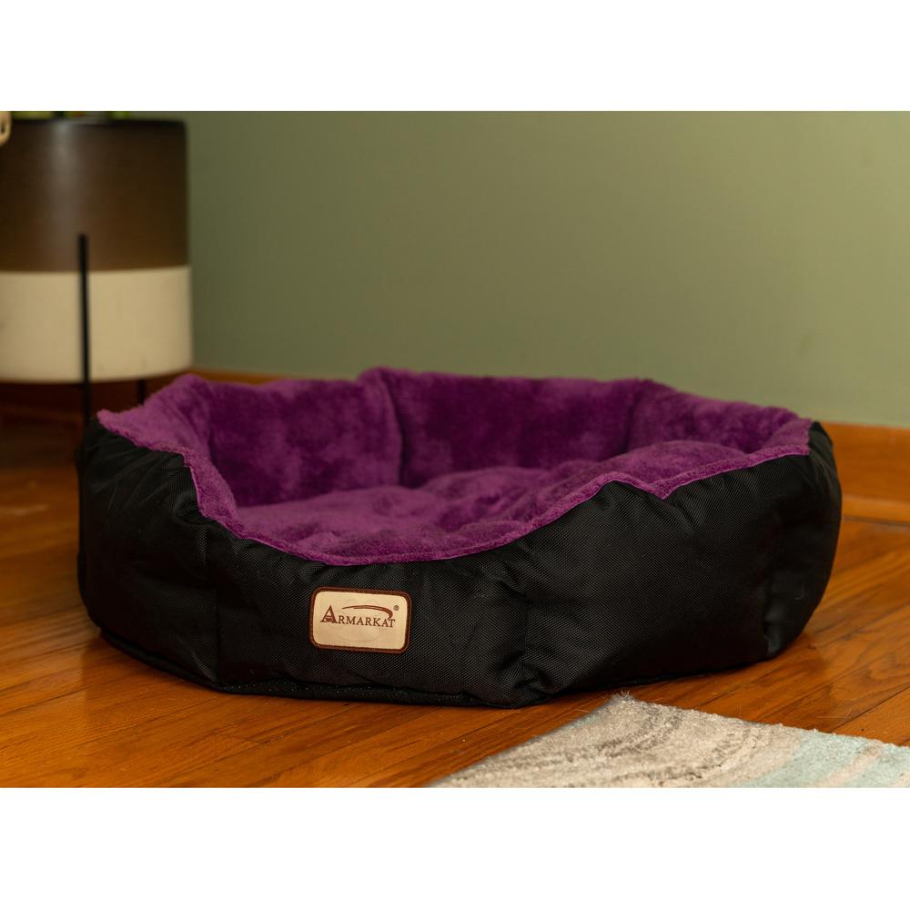 Armarkat Large, Soft Cat Bed in Purple and Black - C101NH/ZH. Picture 3