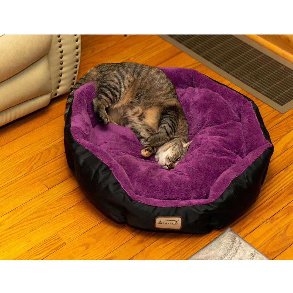 Armarkat Large, Soft Cat Bed in Purple and Black - C101NH/ZH. Picture 5