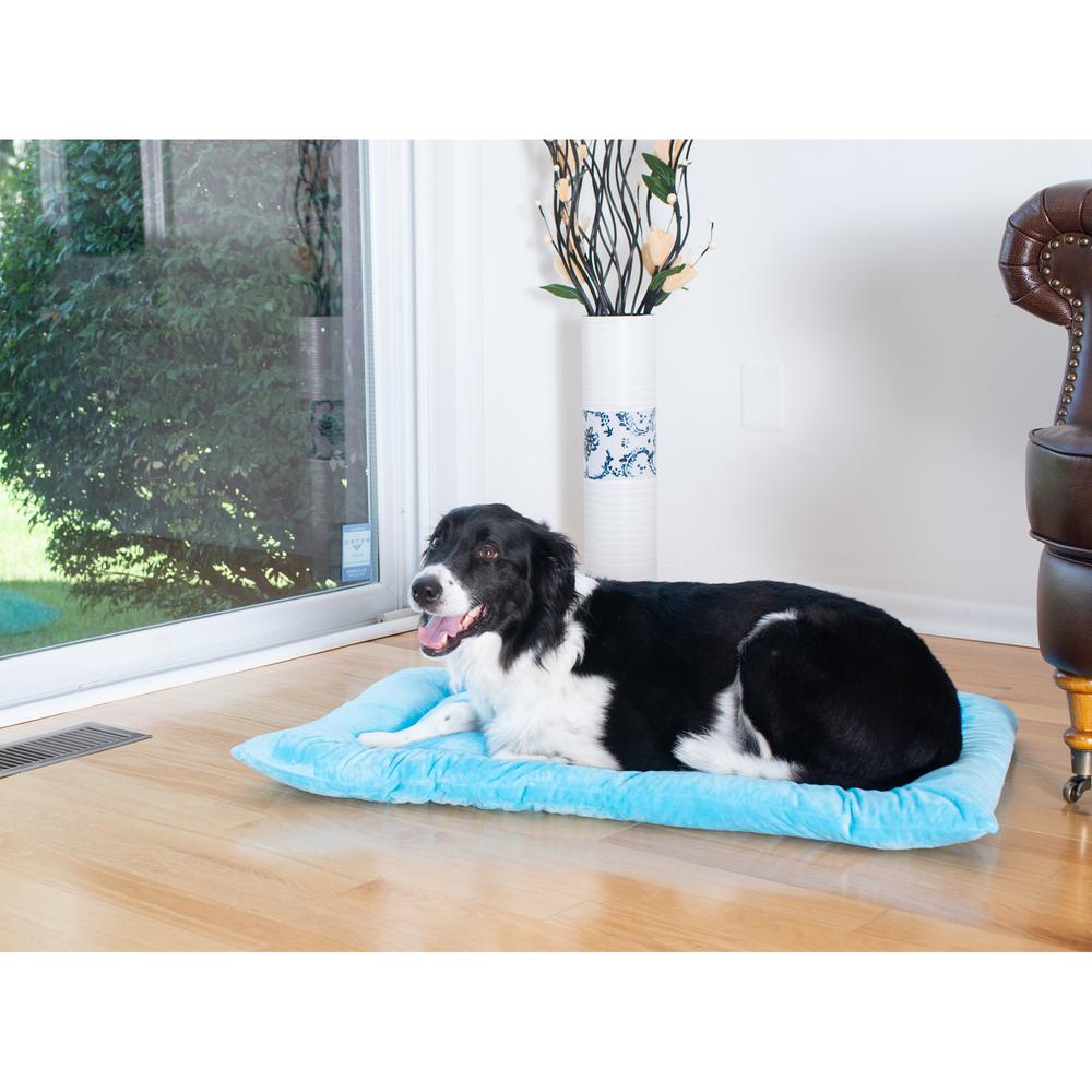 Armarkat Model M01CTL-L Large Pet Bed Mat with Poly Fill Cushion in Sky Blue. Picture 5