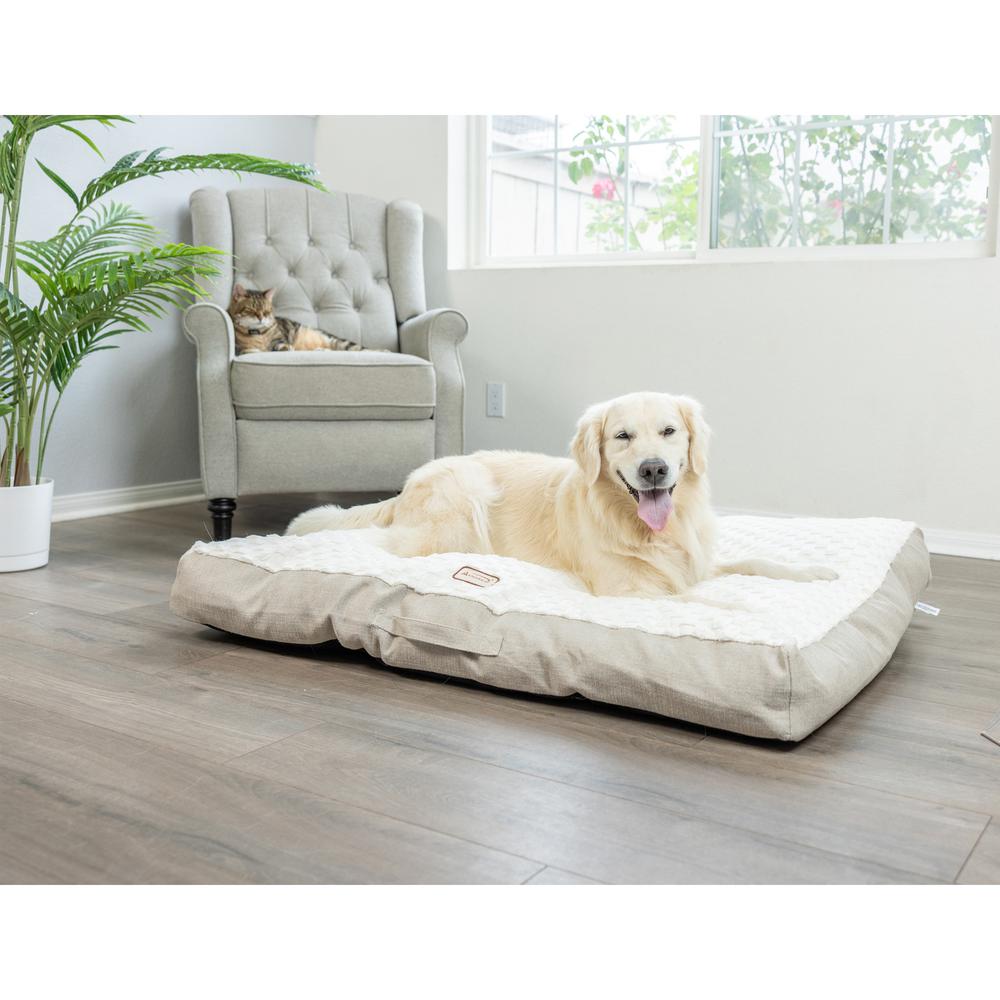Armarkat Mat Model M12HMB/MB-X Extra Large With Handle, Dog Crate Mat with Poly Fill Cushion & Removable Cover. Picture 4