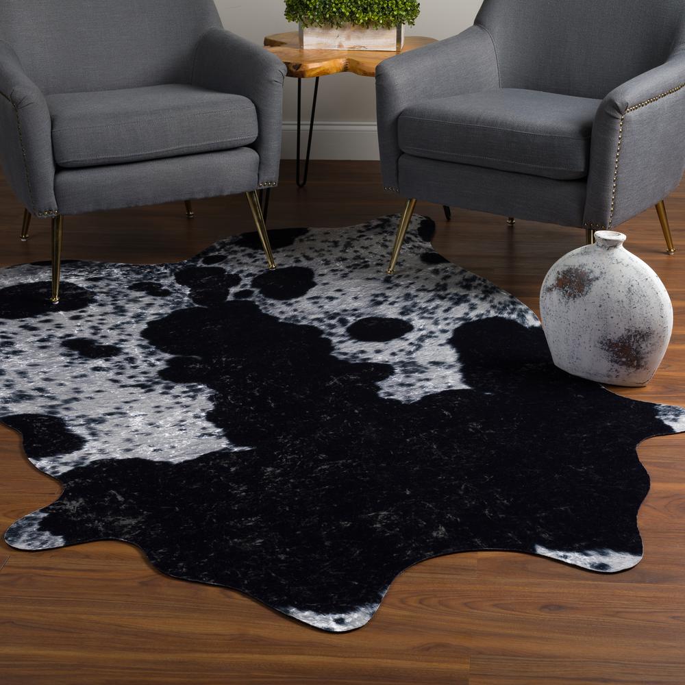 Cheyenne ACH39CO3X5 Black, Area Rug. Picture 1