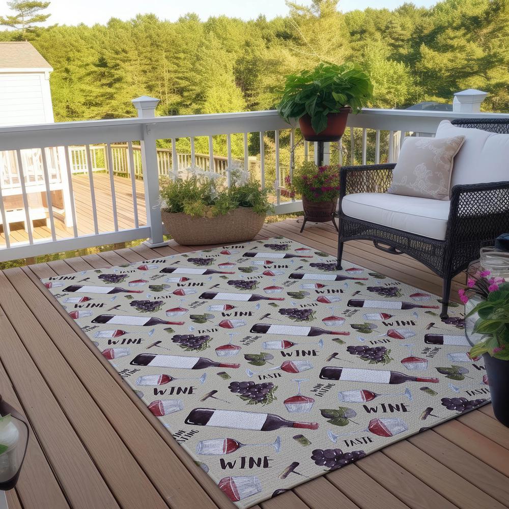 Indoor/Outdoor Kendall KE14 Putty Washable 2'6" x 3'10" Rug. Picture 7
