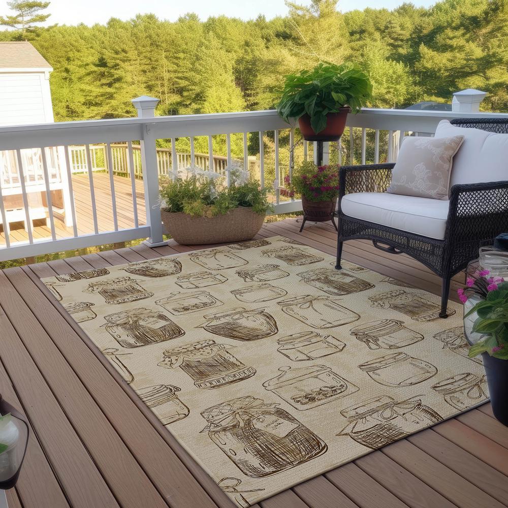 Indoor/Outdoor Kendall KE18 Parchment Washable 2'6" x 3'10" Rug. Picture 7